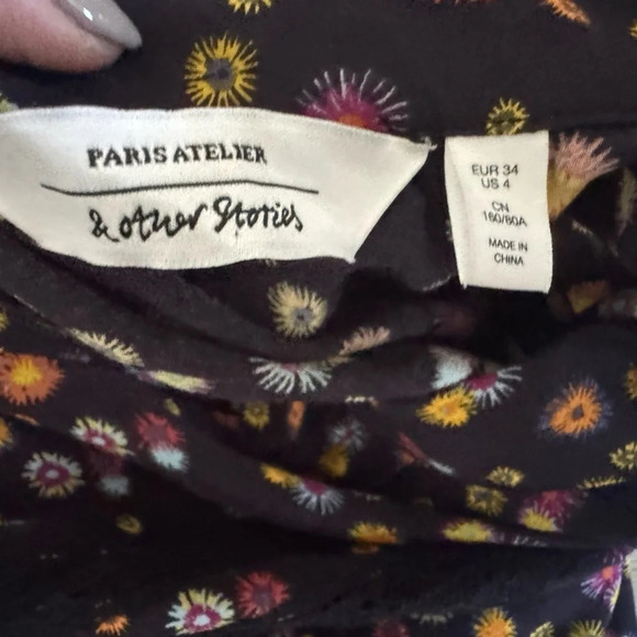 & OTHER STORIES
Dandelion Dress
Size 4 - Picture 11 of 12